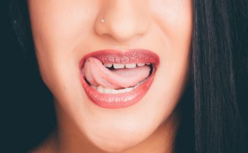 Wybielanie zębów domowym sposobem